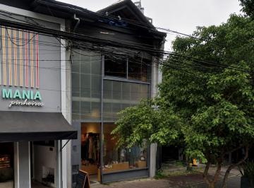Comercial · 128m² · Loja na Rua dos Pinheiros, N. 259 • 128 m²