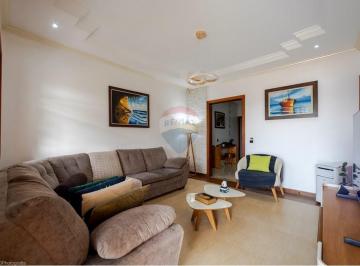 Casa · 175m² · 3 Quartos · 2 Vagas · Casa a venda com 3 quartos sendo 1 suíte em Várzea Paulista - SP (PORTEIRA FECHADA)