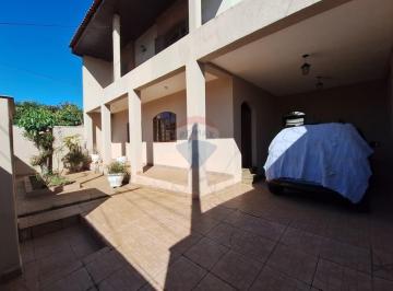 Casa · 240m² · 3 Quartos · 3 Vagas · Casa com ambientes amplos 240m² de construção