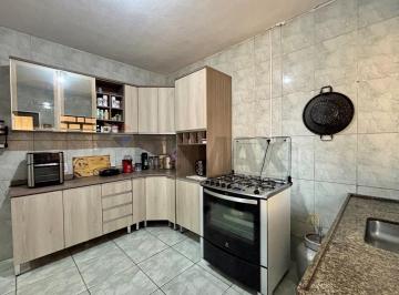 Casa · 275m² · 3 Quartos · 1 Vaga · Duas casas independentes no Jardim Guarujá por apenas R$310.000,00 em Itapira-SP