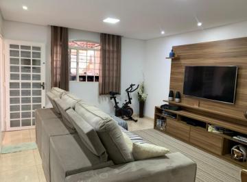 Casa de 3 quartos, Samambaia · QR 406 SAMAMBAIA NORTE 3 QUARTOS 2 VAGAS 150m²