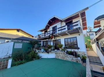 Casa · 272m² · 3 Quartos · Casa à venda - em Campos do Jordão