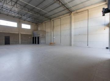 Comercial · 204m² · 10 Vagas · Loja com 204m² para locação na Pereira Neto, zona sul de Porto Alegre, RS.