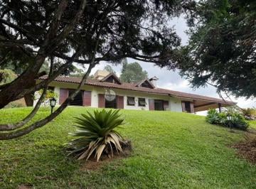 261300.jpg · Casa à venda com 5 quartos sendo 4 suítes + dependência completa, 351.7 m² em Iucas Teresópolis/RJ.
