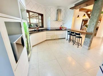 67842f40be1c3e1b59ad66247b7f3d7c7966f0c5 · CASA ESCRITURADA LT 780M² CONDOMINIO ARNIQUEIRAS 3 SUÍTES ACEITA FINANCIAMENTO