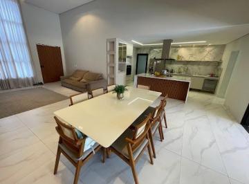 f54686e57538bf3a42e1a007b8309db66450c7dd · CASA MODERNA CONDOMINIO ARNIQUEIRAS LOTE 400M² 4 SUÍTES PISCINA MARCENARIA