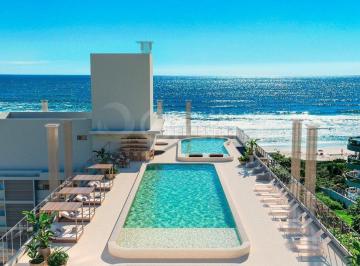 Apartamento · 179m² · 3 Quartos · 3 Vagas · Apartamento com 3 suítes, 3 vagas e bela vista mar localizado na Praia Brava.