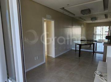 Apartamento · 68m² · 2 Quartos · 2 Vagas · Apartamento de 68m² com 2 quartos no Itacorubi.