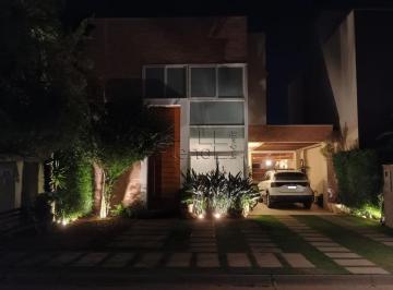 imagem · Sobrado à venda em Indaiatuba, Vila Suíça, com 3 suítes, com 210 m², Residencial