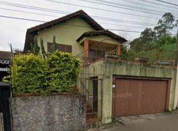 Casa · 208m² · 3 Quartos · 2 Vagas · Casa com 2 dormitórios e edícula nos fundos no Bairro Nonoai