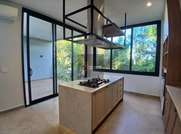 Casa · 175m² · 3 Quartos · 3 Vagas · Casa no Park Gran Reserve com fundos para mata de preservação permanente com 3 quartos (2 suítes) e