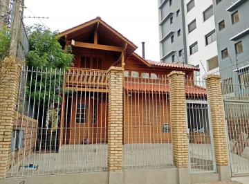 Casa · 136m² · 4 Quartos · 3 Vagas · Casa com piscina e edícula