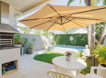 Casa · 190m² · 3 Quartos · 4 Vagas · Casa de alto padrão com elevador e piscina acessível em condomínio no Passo das Pedras