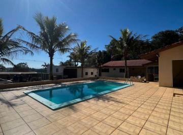 Casa de 2 quartos, Suzano · Chácara à venda no Jardim Nova Ipelândia em Suzano com piscina, pomar, área gourmet e amplo terreno