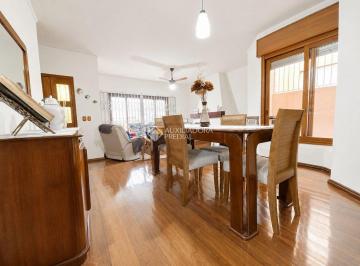 Casa · 225m² · 4 Quartos · 3 Vagas · Casa com 4 quartos , suite, piscina, churrasqueira  com 225m² Privativos - Bairro Alto Petrópolis.