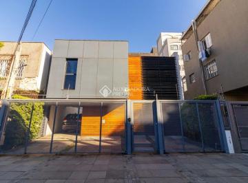 Casa · 235m² · 3 Quartos · 4 Vagas · Casa disponível no Menino Deus, Porto Alegre