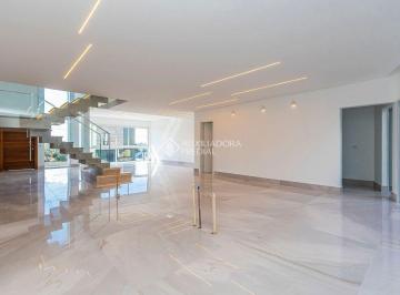 Casa · 350m² · 3 Quartos · 5 Vagas · Casa de Alto Padrão em Condomínio, 3 suítes e 5 vagas!