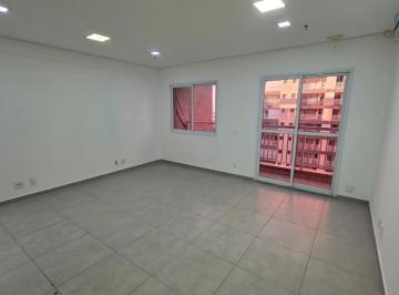 Comercial · 41m² · 1 Vaga · Alugo Sala Comercial Dividida, com Pia, Banheiro e Sacada, 41 metros de área úti
