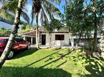 Casa de 4 quartos, São Sebastião · Casa Fora de Condomínio | Praia de Boiçucanga | Casa Térrea | Airbnb