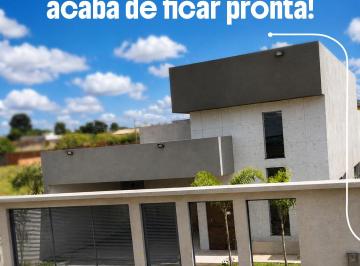 Casa de 3 quartos Venda R$ 1.100.000 · Casa de Alto Padrão