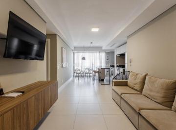 Apartamento de 2 quartos, Florianópolis · Apartamento mobiliado a 200 metros da praia de Jurerê | 2 suítes | Florianópolis