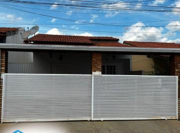 Casa de 2 quartos, Valparaíso de Goiás · 2 Quartos sendo 1 suíte com planejados - Quintal com churrasqueira