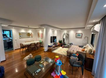 Apartamento · 130m² · 3 Quartos · 2 Vagas · Apartamento à venda em Moema, São Paulo-SP: 3 quartos, 1 suíte, 4 banheiros, 2 v