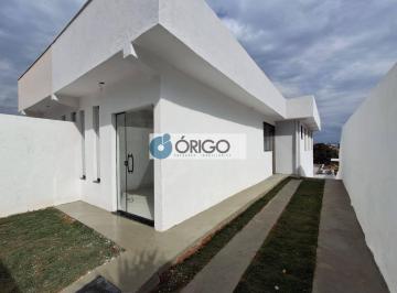 Casa · 93m² · 3 Quartos · 2 Vagas · Casa de 3 Quartos com Suíte, Quintal Amplo de 180m² e Acabamento Premium