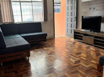 Casa · 215m² · 3 Quartos · 2 Vagas · Sobrado à venda no Jaguaré, SP | 3 dorms, 2 suítes, 215m²