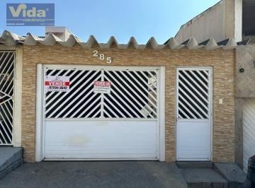 Entrada da casa · Casa à Venda em Barueri: 2 Dorms, 3 Banheiros, 120m²