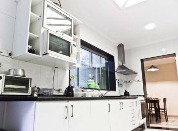 Casa · 166m² · 6 Quartos · 1 Vaga · Casa em Jardim da Gloria com 166m²
