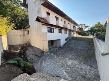 Casa · 106m² · 4 Quartos · 2 Vagas · Sobrado em Caiobá entre praia brava e praia mansa
