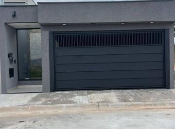 Casa · 177m² · 3 Quartos · 2 Vagas · Excelente Casa à venda no bairro Villa Verde, em Bragança Paulista - SP.
