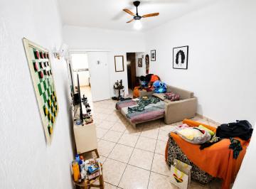 Apartamento de 1 quarto, Rio de Janeiro · Ótimo Sala e Quarto. Leme, ao lado da praia. Fundos silencioso. IMPERDÍVEL PARA MORAR OU INVESTIR
