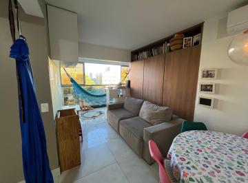Apartamento de 2 quartos, Brasília · Dois quartos reformado meio de quadra