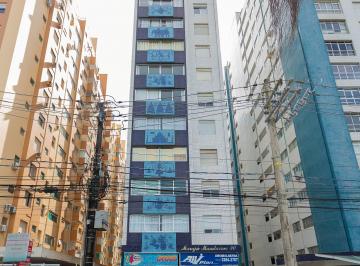Em frente a praia · Excelente sala living localizada na Av. Presidente Wilson, em frente à praia do