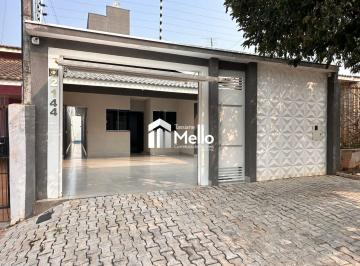 Foto 01 · Casa à venda em Umuarama-PR, Jardim Belvedere: 3 quartos, 1 suíte, 1 sala, 3 banheiros, 3 vagas de g