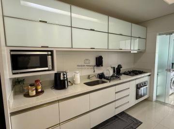 Apartamento de 3 quartos, Florianópolis · Apartamento no Campeche com 3 quartos à venda, acesso privativo à praia