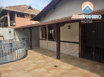 Casa · 289m² · 5 Quartos · 4 Vagas · Casa com 5 Quartos (3 Suítes), 4 Vagas e Quintal no Itapoã (Pampulha) – Atrás do Parque Lagoa do Nad