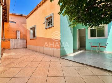 Casa · 138m² · 2 Quartos · 2 Vagas · Casa com 2 quartos sendo 1 suite, 2 vagas, 430m², Bairro Santa Monica