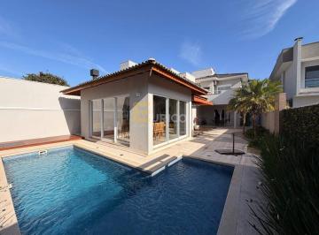 Casa · 305m² · 3 Quartos · 4 Vagas · Exclusividade à Venda no Condomínio Reserva dos Vinhedos em Louveira/Vinhedo-SP