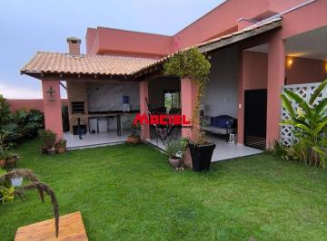 Casa · 240m² · 4 Quartos · 4 Vagas · Casa com 4 quartos, 4 vagas de garagem no Condomínio VERANA