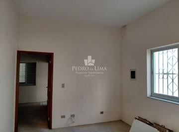 Casa · 210m² · 2 Quartos · 6 Vagas · Casa térrea com amplo terreno na Penha.