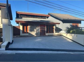 Casa · 300m² · 4 Quartos · 3 Vagas · Casa de Condomínio para venda em Arujázinho Iv de 300.00m² com 4 Quartos, 3 Suites e 3 Garagens