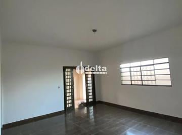 Casa · 250m² · 4 Quartos · 1 Vaga · Casa com 4 quartos disponível para venda no bairro Mansour em Uberlândia-MG
