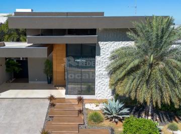 Casa · 465m² · 3 Quartos · 4 Vagas · Casa térrea no condomínio Quinta do Golfe Jardins com 3 dormitórios e 04 vagas de garagem.