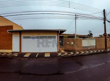 Casa · 333m² · 3 Quartos · 4 Vagas · Casa para venda em Bom Jesus de 333.00m² com 3 Quartos, 1 Suite e 4 Garagens