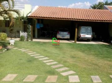 Casa · 1300m² · 3 Quartos · 8 Vagas · Casa de Condomínio para venda em Santa Cândida de 1300.00m² com 3 Quartos e 8 Garagens