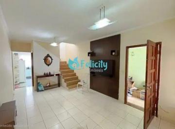 Casa · 138m² · 2 Quartos · 2 Vagas · Sobrado com 2 quartos, 1 suíte, 2 vagas, 138m2 no Jardim Mangalot