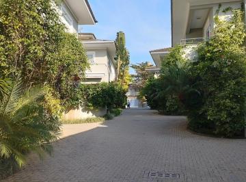 Casa · 200m² · 5 Quartos · 2 Vagas · Locação anual em Juquehy